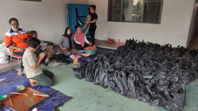 Dapur umum yang dibuka oleh BPBD Kota Siantar.