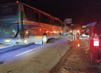 DIDUGA AKIBAT KELANGKAAN SOLAR, ARUS LALU LINTAS DI PARAPAT MENGALAMI KEMACETAN PANJANG